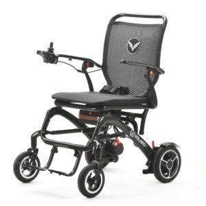 Home 39 דגם V11 מסדרת ELITE של Volaro – כיסא הגלגלים החשמלי הקל והמתקדם ביותר שלנו. שלדת סיבי פחמן תעופתית במשקל 11 ק"ג בלבד, סוללת ליתיום 20Ah נשלפת עם טווח עד 20 ק"מ, ובקר שליטה חכם CW502. מאושר לטיסה.