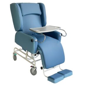 כורסא גריאטרית Care Chair עם שולחנית והדום רגליים