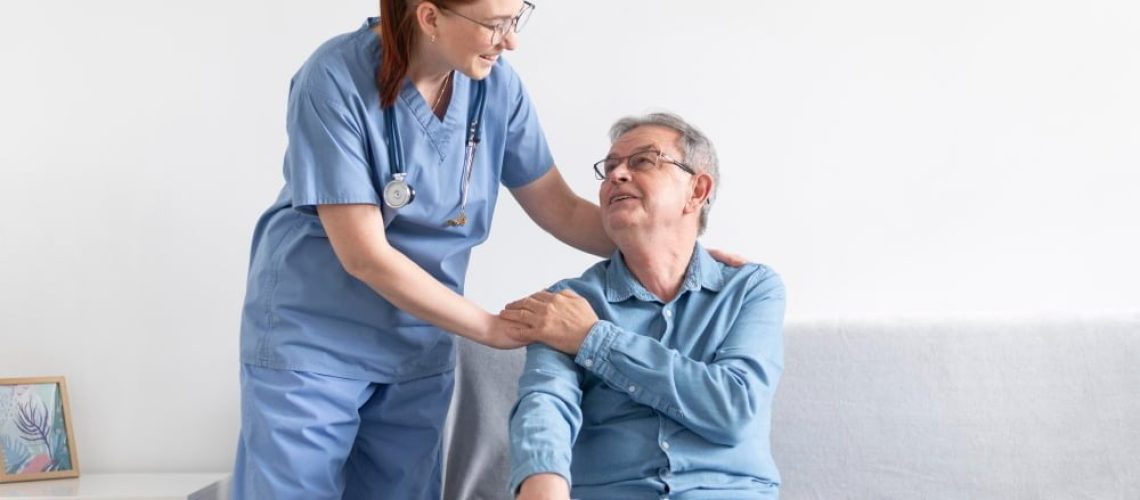 medium-shot-smiley-man-nurse